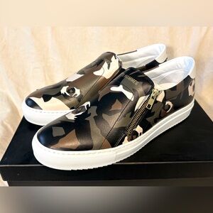 Les Hommes Camo Print Leather Slip On Shoes, Men’s Size 10.5